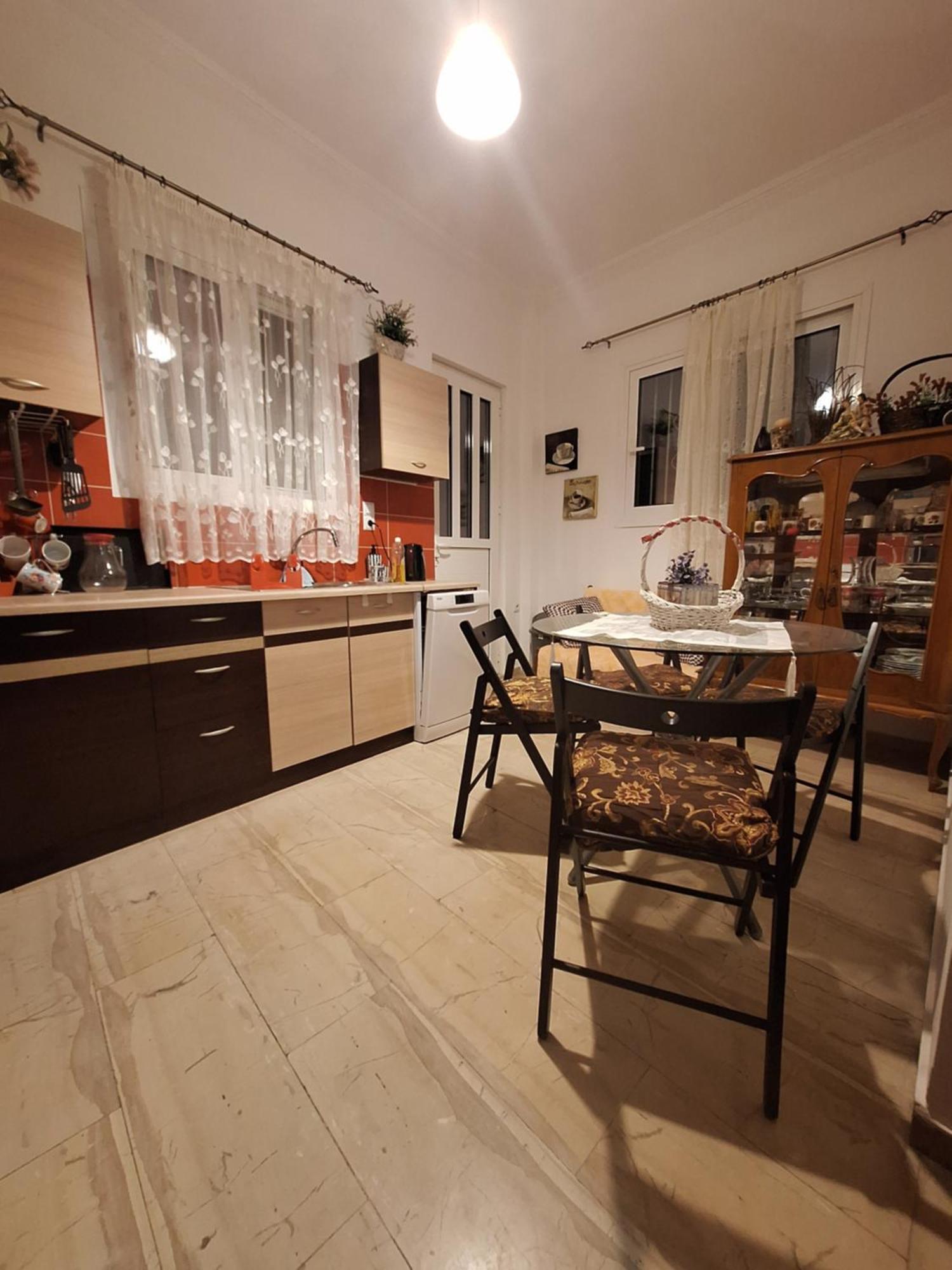 Valerias House Apartment